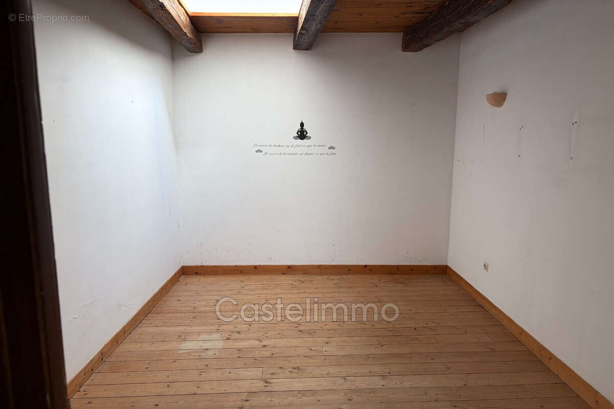 Maison 544 m² à Miramont-De-Quercy  - photo 8