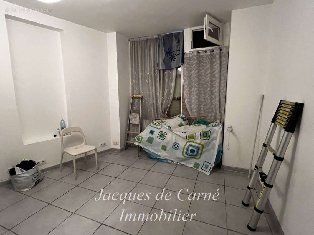 Commerce 32 m² à Paris-20e  - photo 2