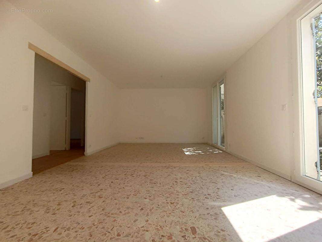 Maison Saint Chamas 4 pièce(s) 80 m2 avec JARDIN ET COURS - photo 10