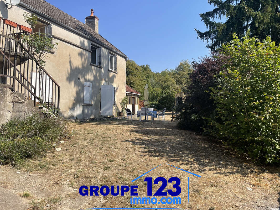 Maison double sur les hauteurs de Clamecy (58) de plus de 180 m2 - photo 3