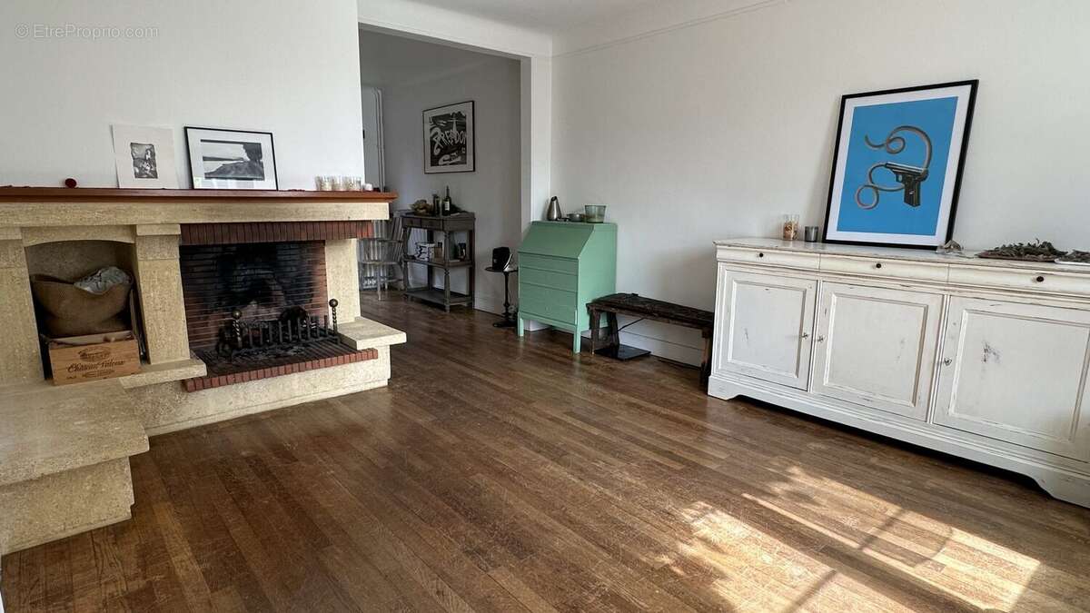 Maison à SURESNES