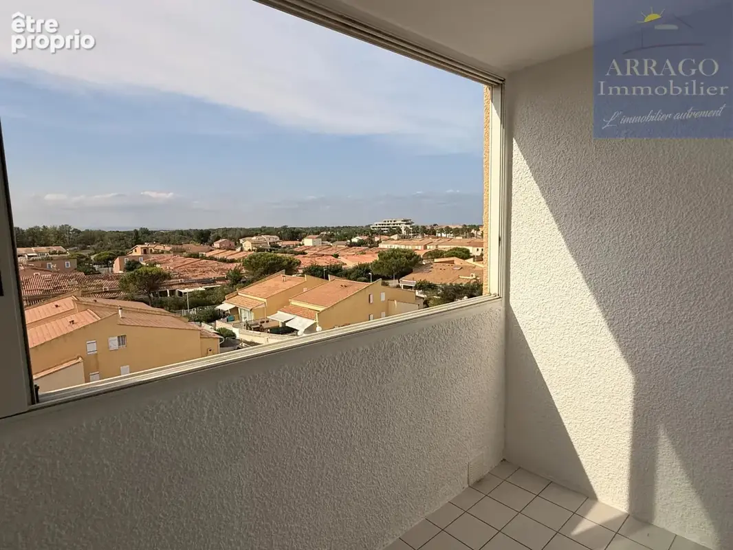 Studio cabine avec balcon, parking en face de la plage à Val - photo 4