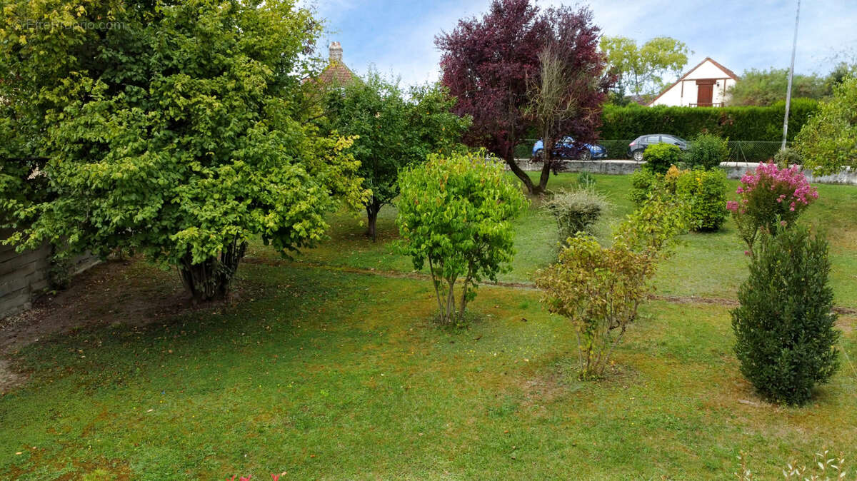 Saint-lye, terrain constructible. - photo 6