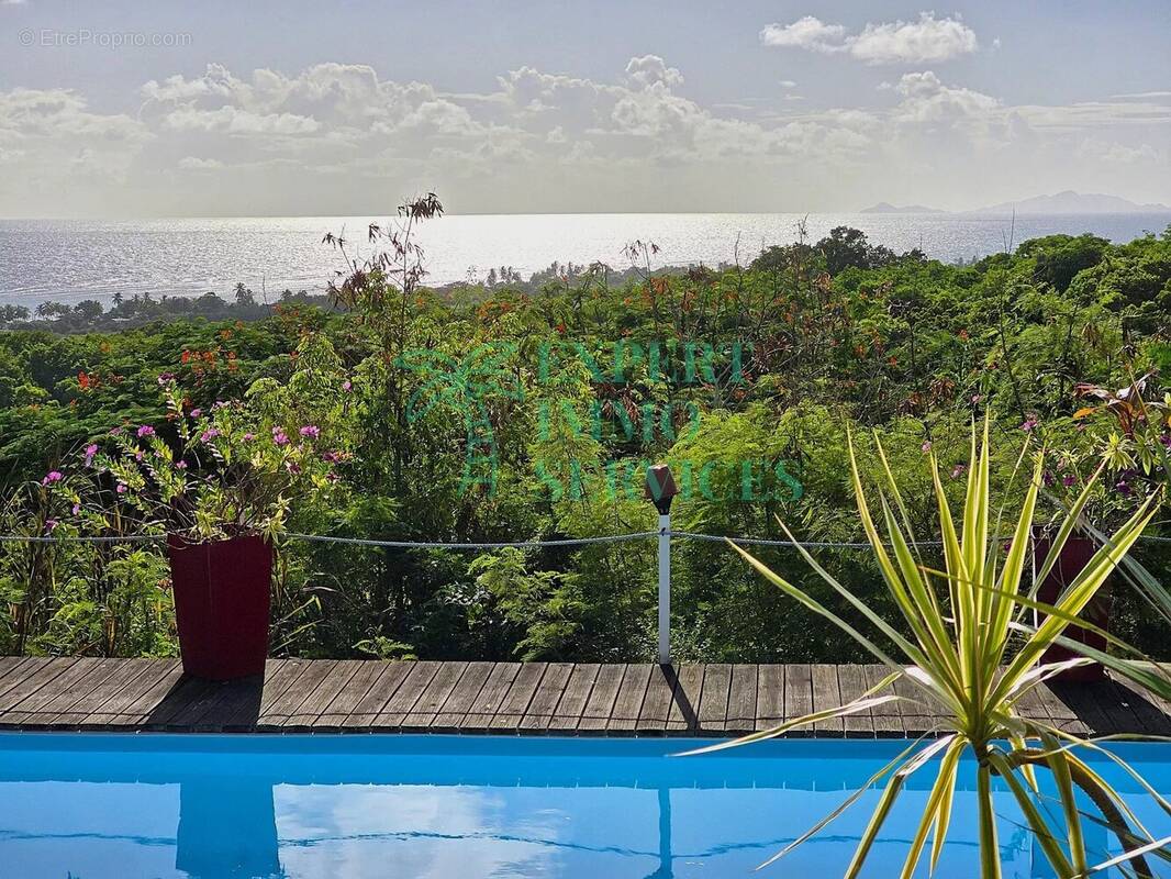 Maison à GRAND-BOURG