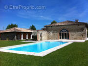 Maison à MONCLAR-DE-QUERCY