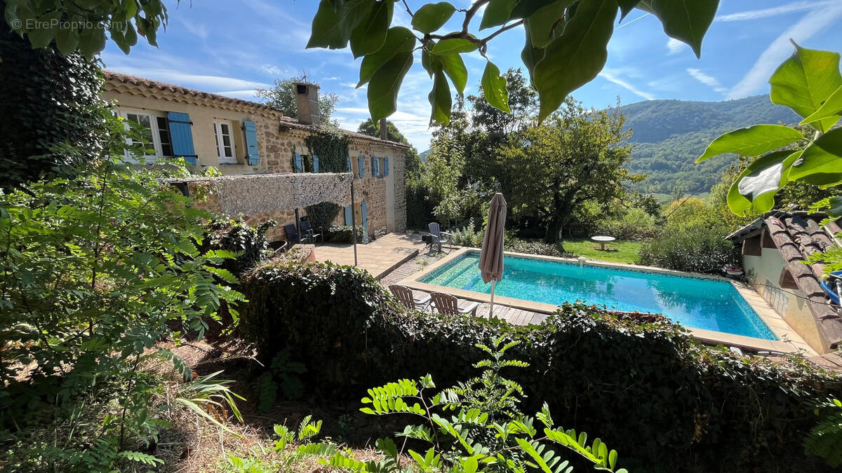 Maison à SAINT-GEORGES-LES-BAINS