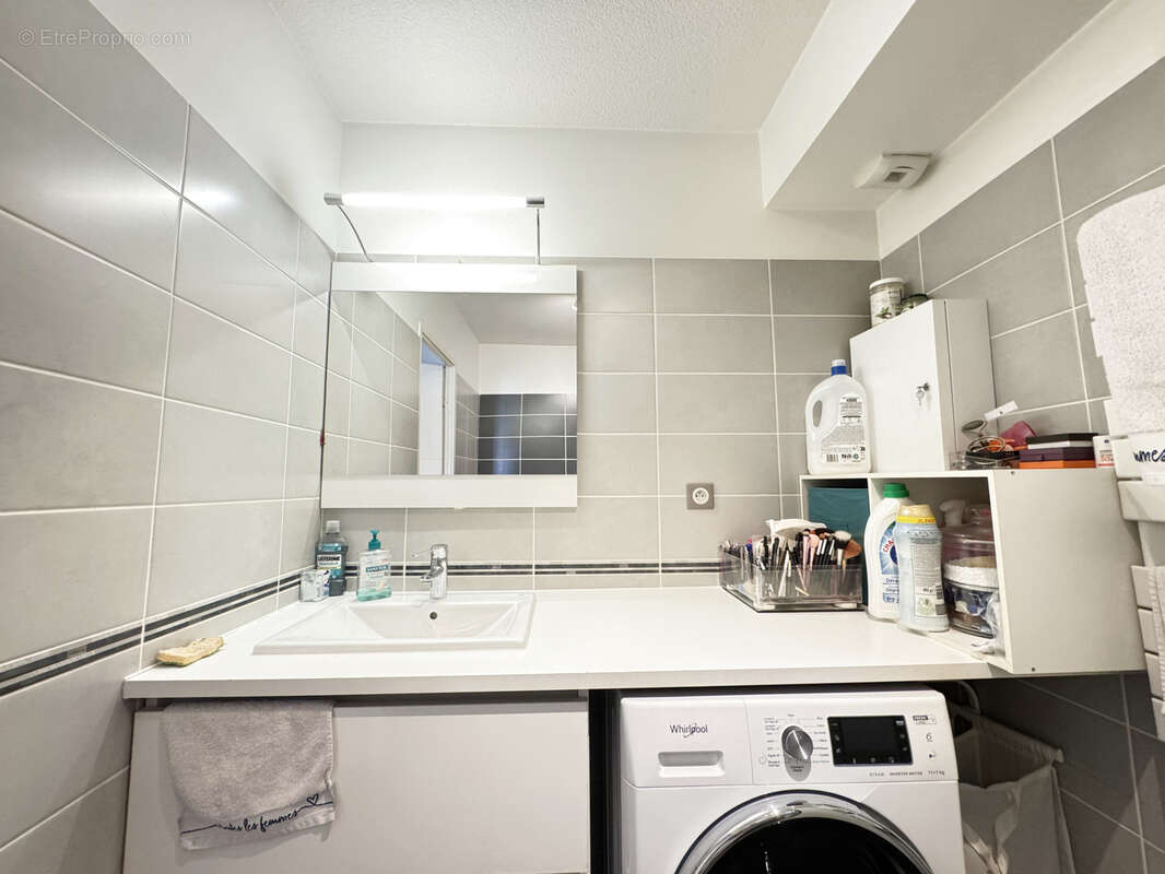 Appartement à MAUGUIO