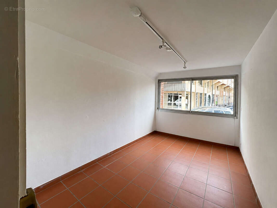 Toulouse - saint-georges  murs commerciaux  de 165.72 m2 - photo 6