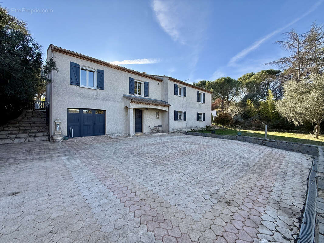 Maison à SAINT-THIBERY