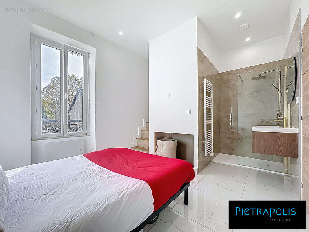 Chambre  - Appartement à LYON-8E