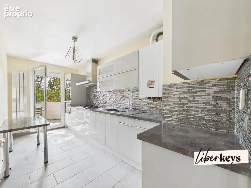 Plaisir – Appartement 3 pièces lumineux de 71 m² avec balcon et box fermé en sous-sol - photo 10