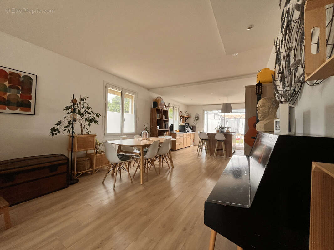 Maison à SAINT-XANDRE