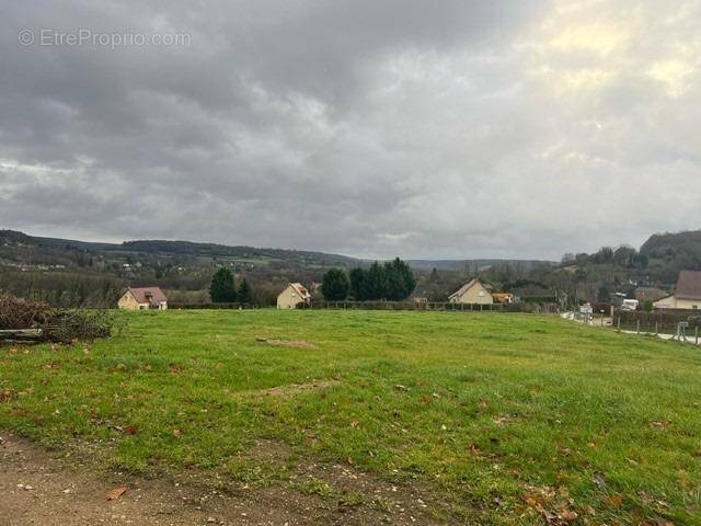 Terrain à SAINT-MARTIN-DE-MAILLOC