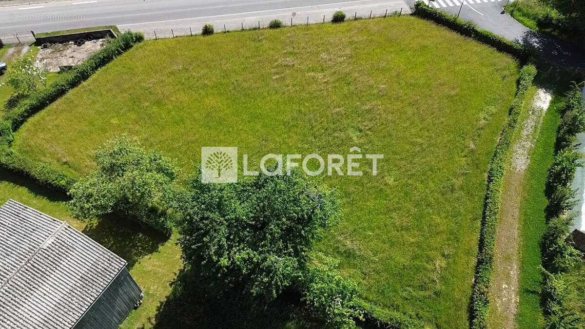 Terrain à BAGNOLES-DE-L'ORNE