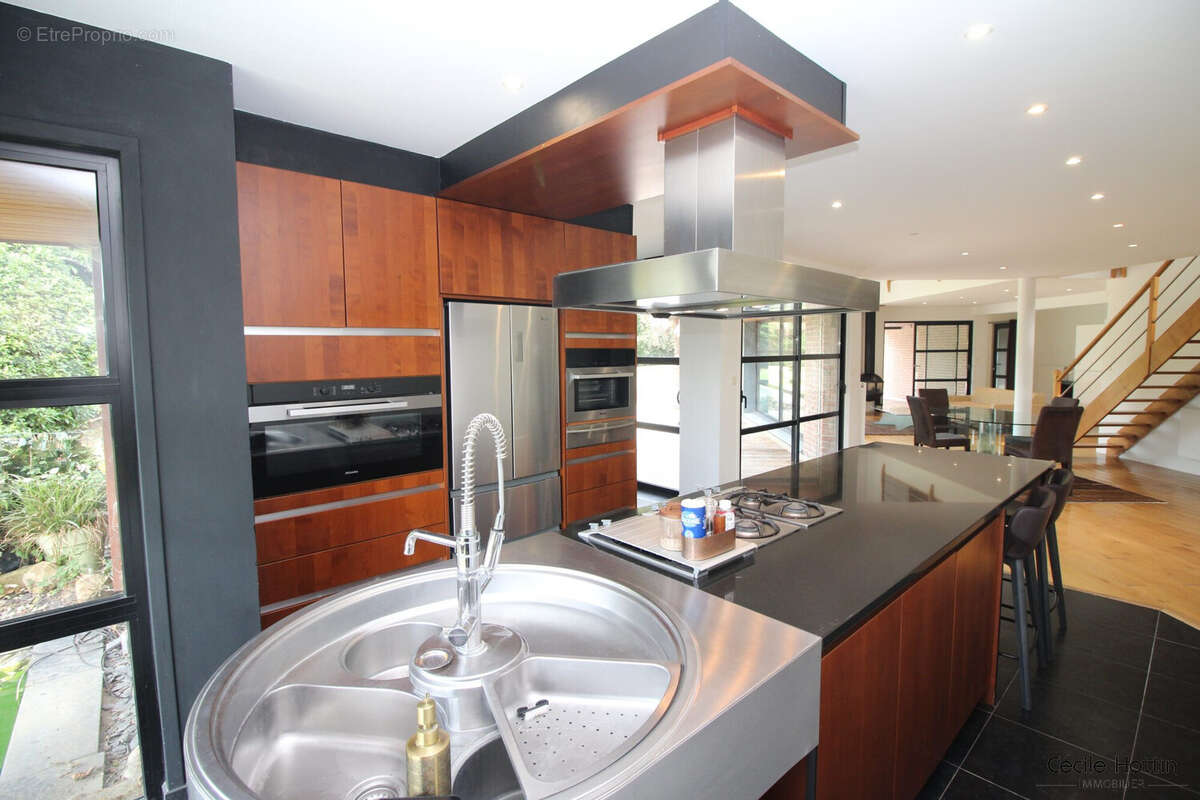 Maison 232 m² à Avelin  - photo 6