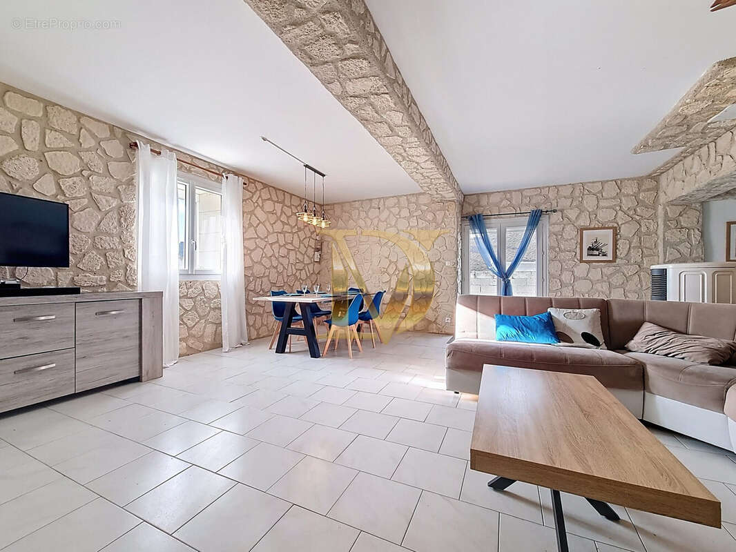 Maison 181 m² à Saint-Julien-De-Chedon  - photo 9