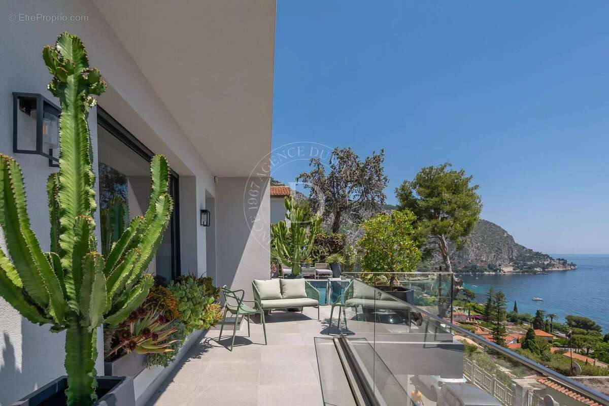 Maison à EZE