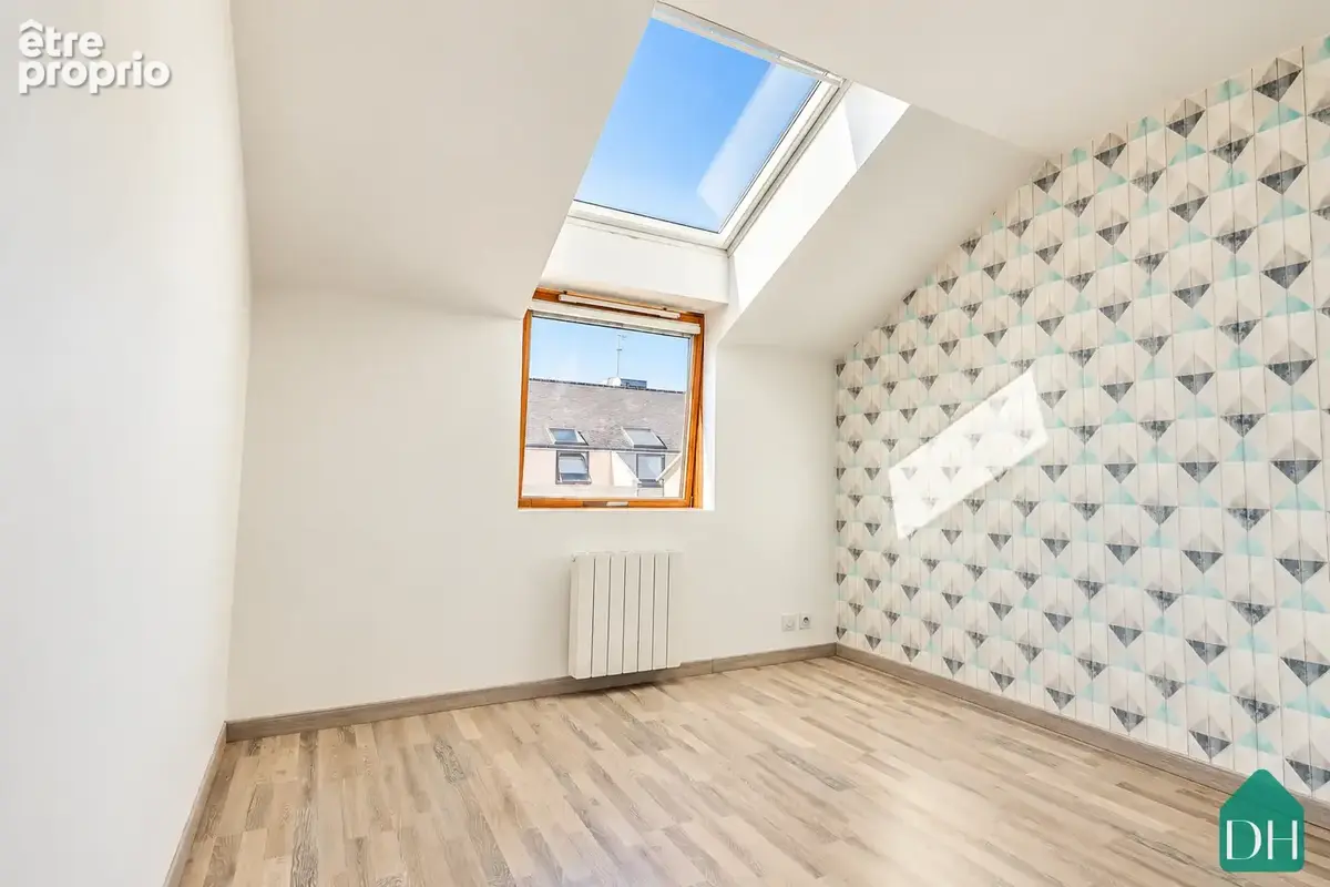Appartement T3 de 72,25 m2   dernier étage avec ascenseur   Stationnement intérieur   Secteur de Lamoricière - photo 9