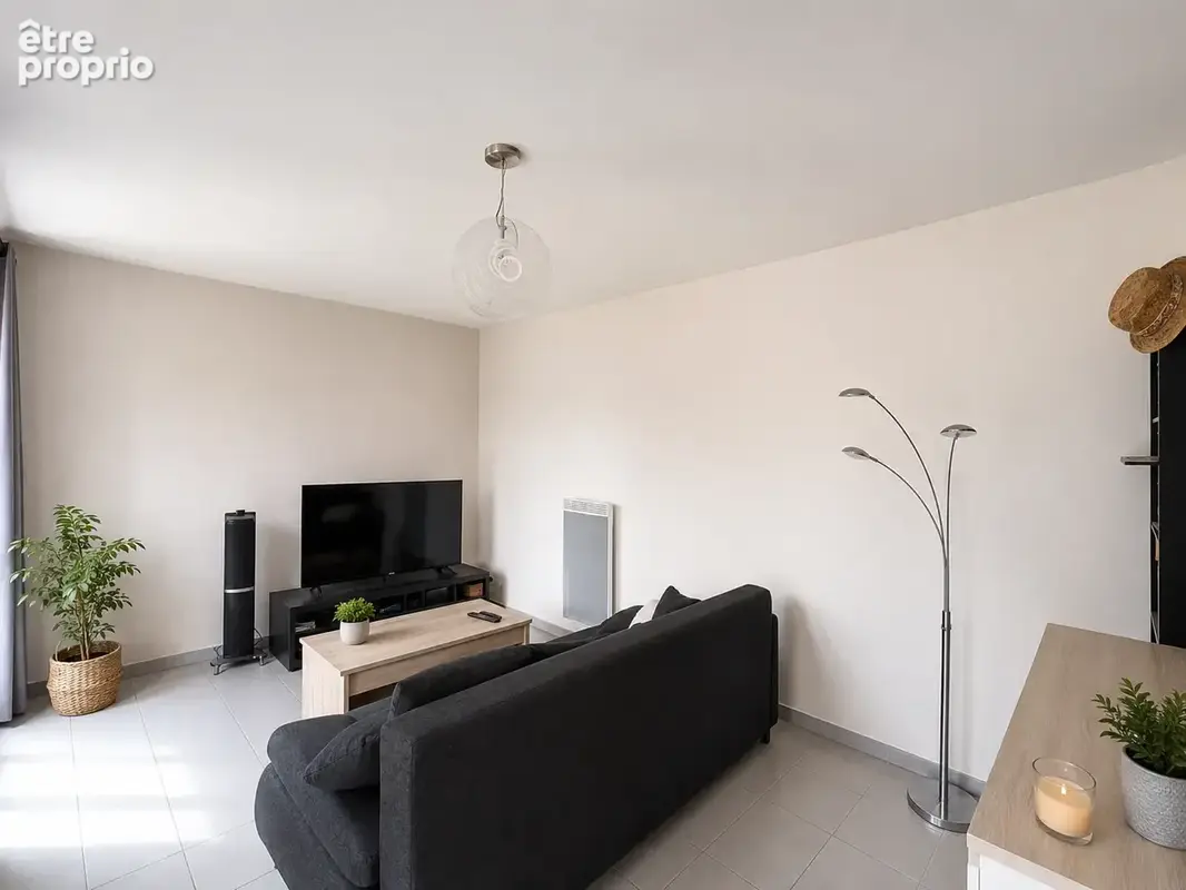 Castelnau-Le-Lez. Bel appartement 2/3 pièces avec ascenseur, terrasse & parking. - photo 3