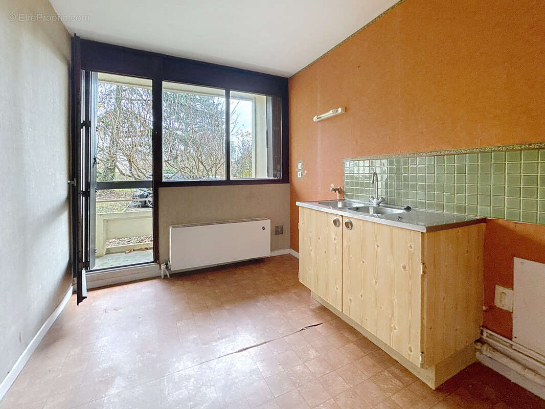 Appartement à SAINT-GENIS-LAVAL