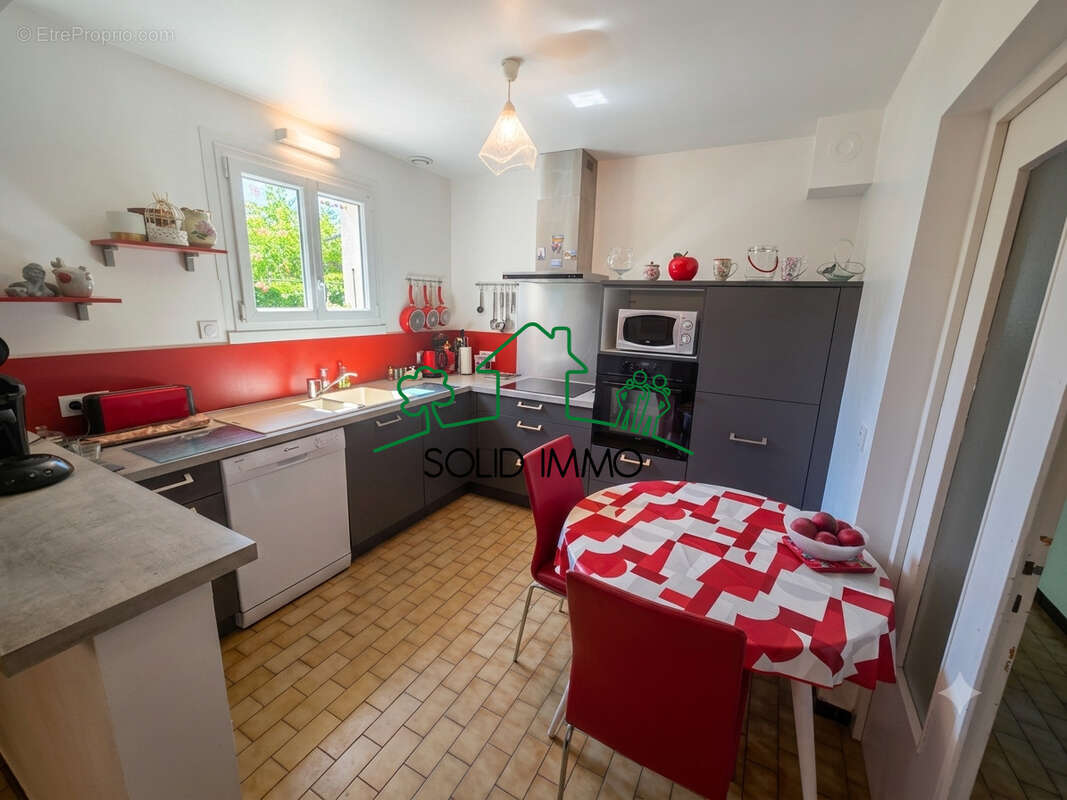 Charmante villa de plain-pied avec jardin verdoyant et double garage - photo 4