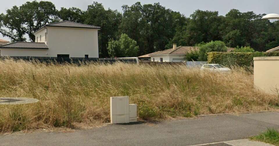Terrain à LE BURGAUD