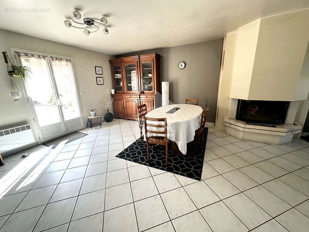 Maison à PONT-SUR-YONNE