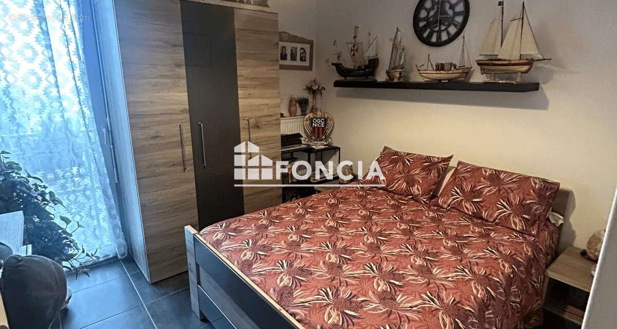 Appartement à MARSEILLE-4E