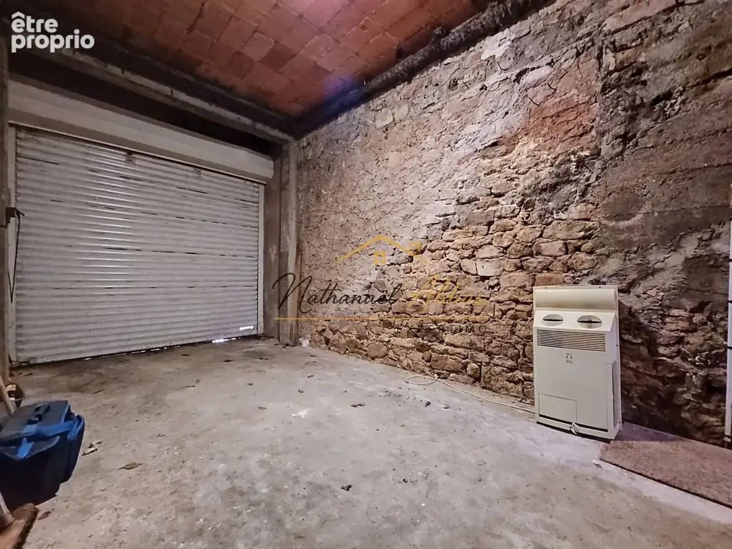 Maison avec patio extérieur et double garage - photo 14