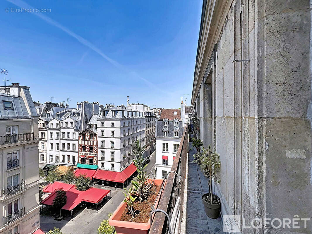 Appartement à PARIS-1E