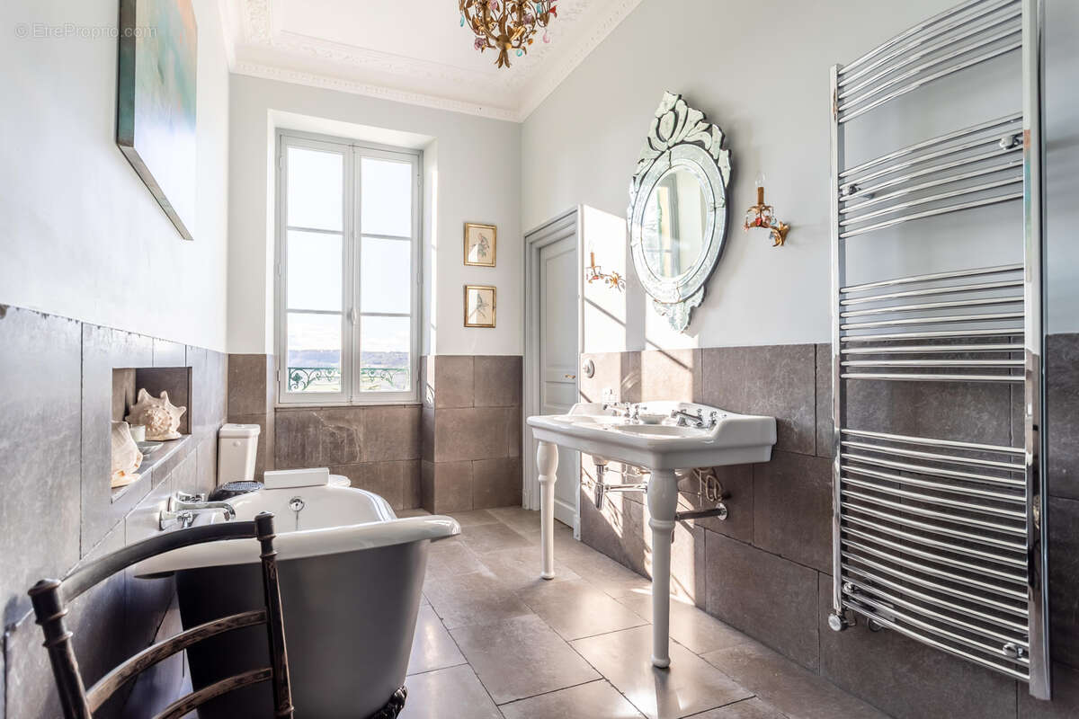 Domaine avec manoir, installations événementielles, annexes et atelier - photo 22