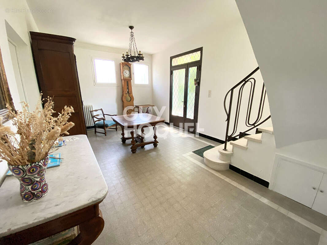 Rare à la vente - Belle maison familiale de 190 m² habitables à Aubenas - photo 7