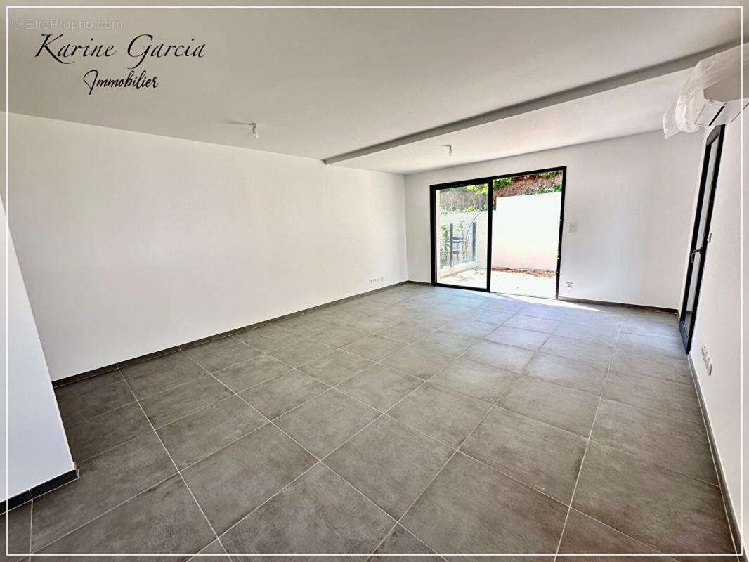 Appartement à SIX-FOURS-LES-PLAGES