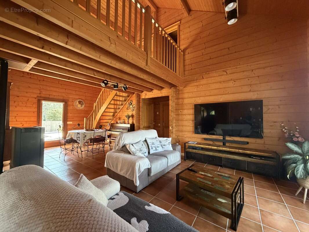 Maison à BLANZAC