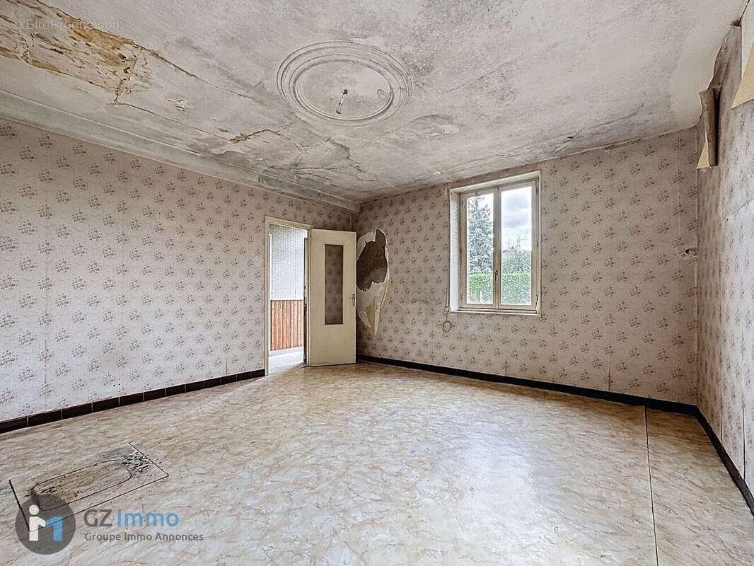 Photo 3 - Maison à SALON