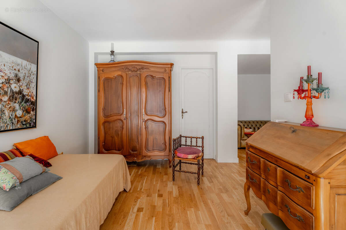 Appartement à MARSEILLE-2E