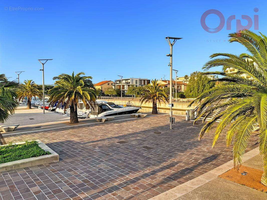 Port Fréjus II, magnifique 3 pièces avec garage à vendre dans résidence de standing - photo 15