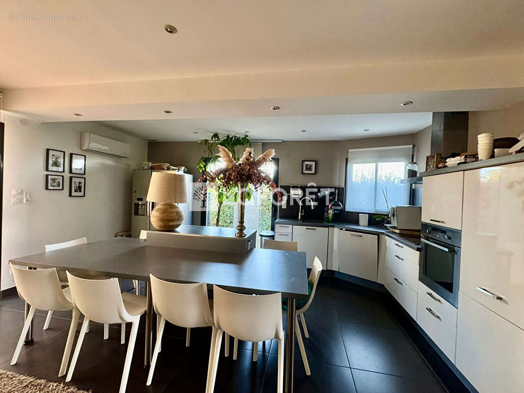 Maison à VILLENEUVE-DE-LA-RAHO