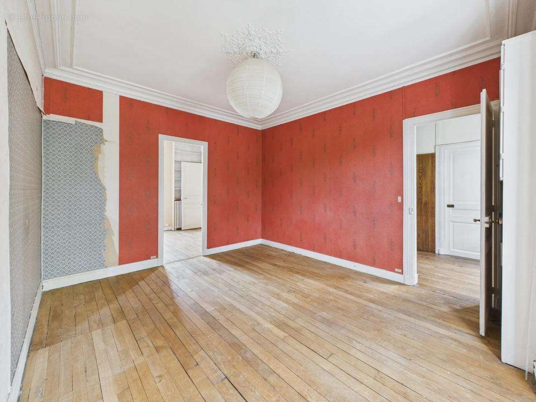 Maison à SAINT-MAUR-DES-FOSSES