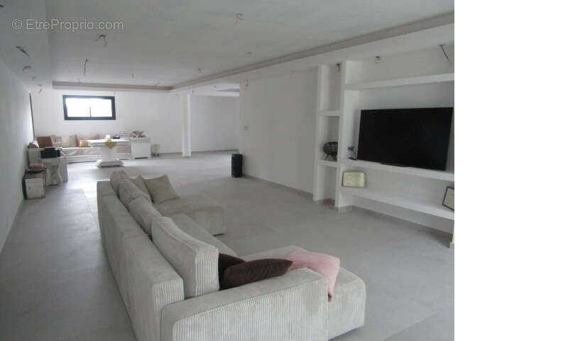 Villa neuve contemporaine 220m²  4 chambres sur terrain de 1200m² Donzère 465 000HAI - photo 2