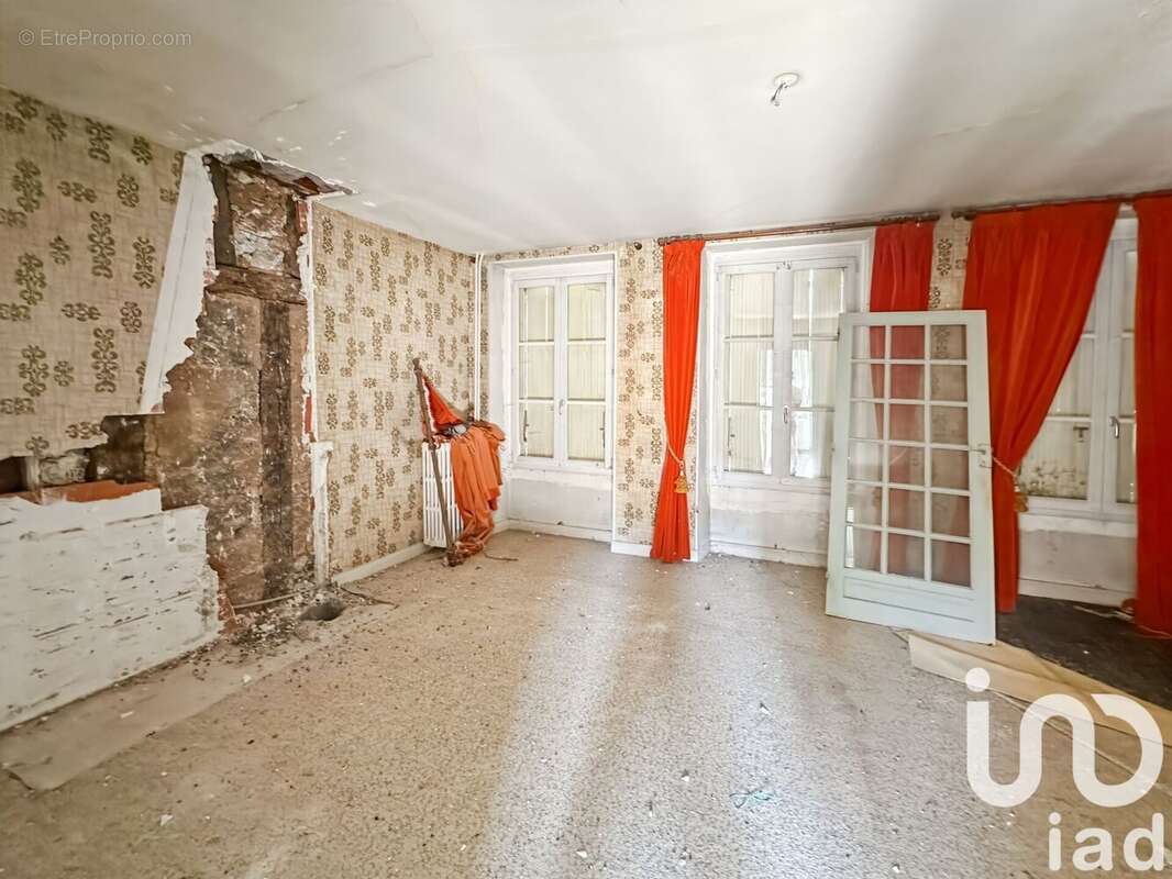 Photo 9 - Appartement à VILLENEUVE-L&#039;ARCHEVEQUE