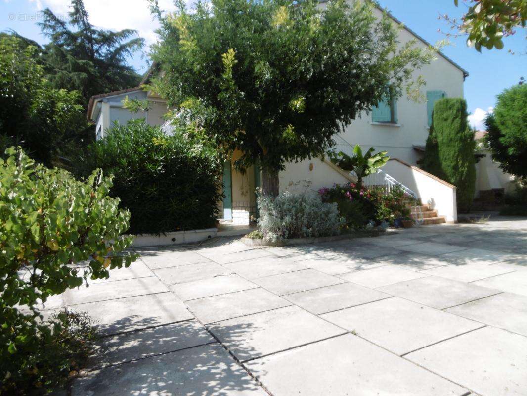 Maison à BAGNOLS-SUR-CEZE