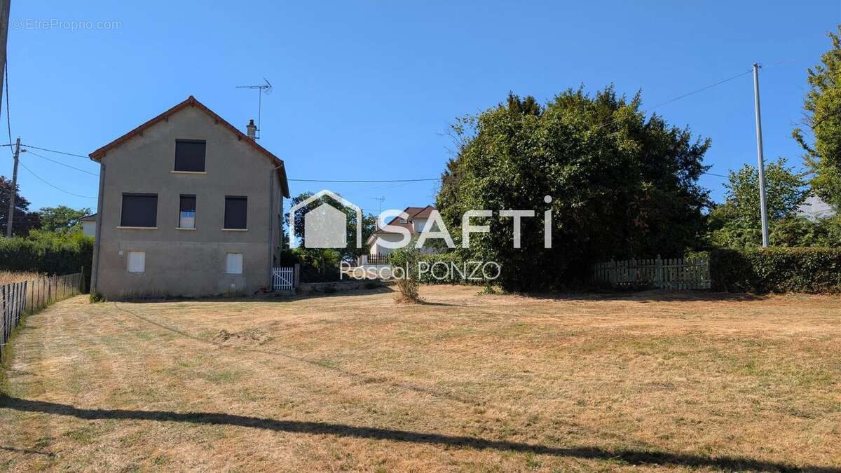 Maison 90 m² à Boussac-Bourg  - photo 3