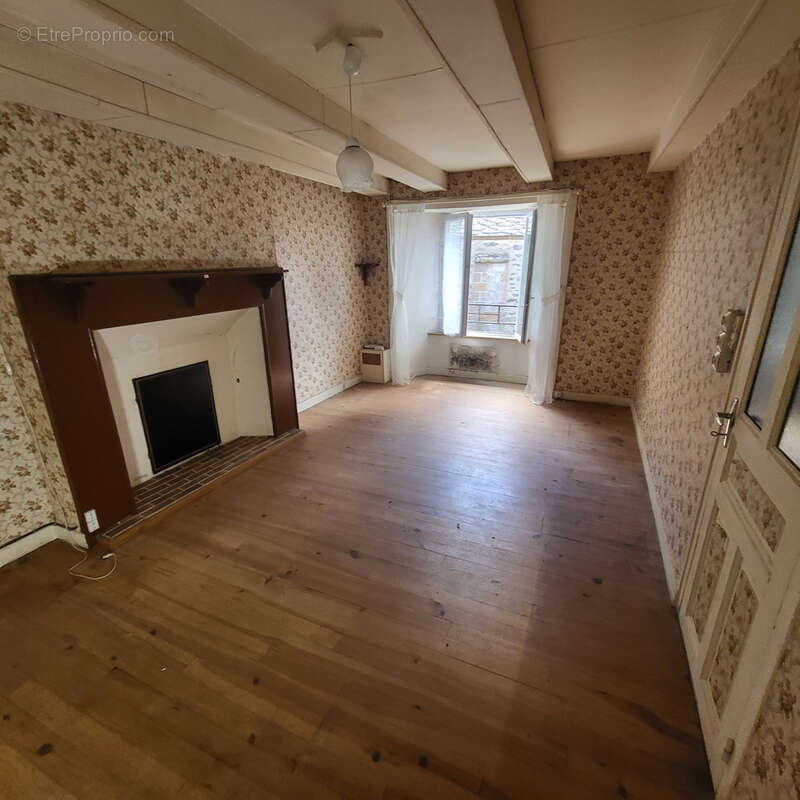 Maison de bourg à TRIZAC - photo 6