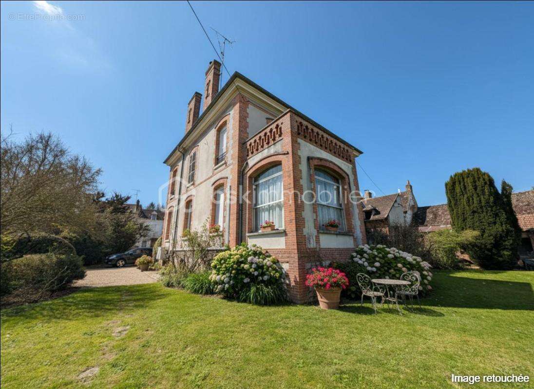 Maison à PONT-SUR-YONNE