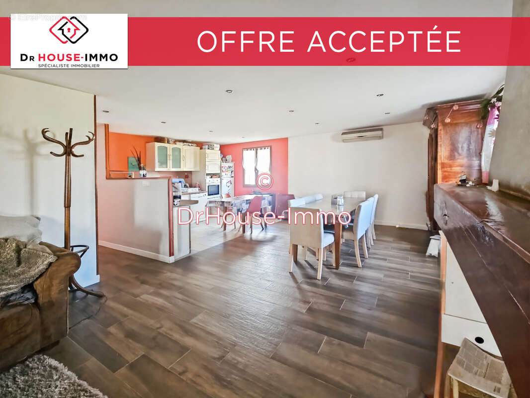 Maison à CHAZELLES-SUR-LYON