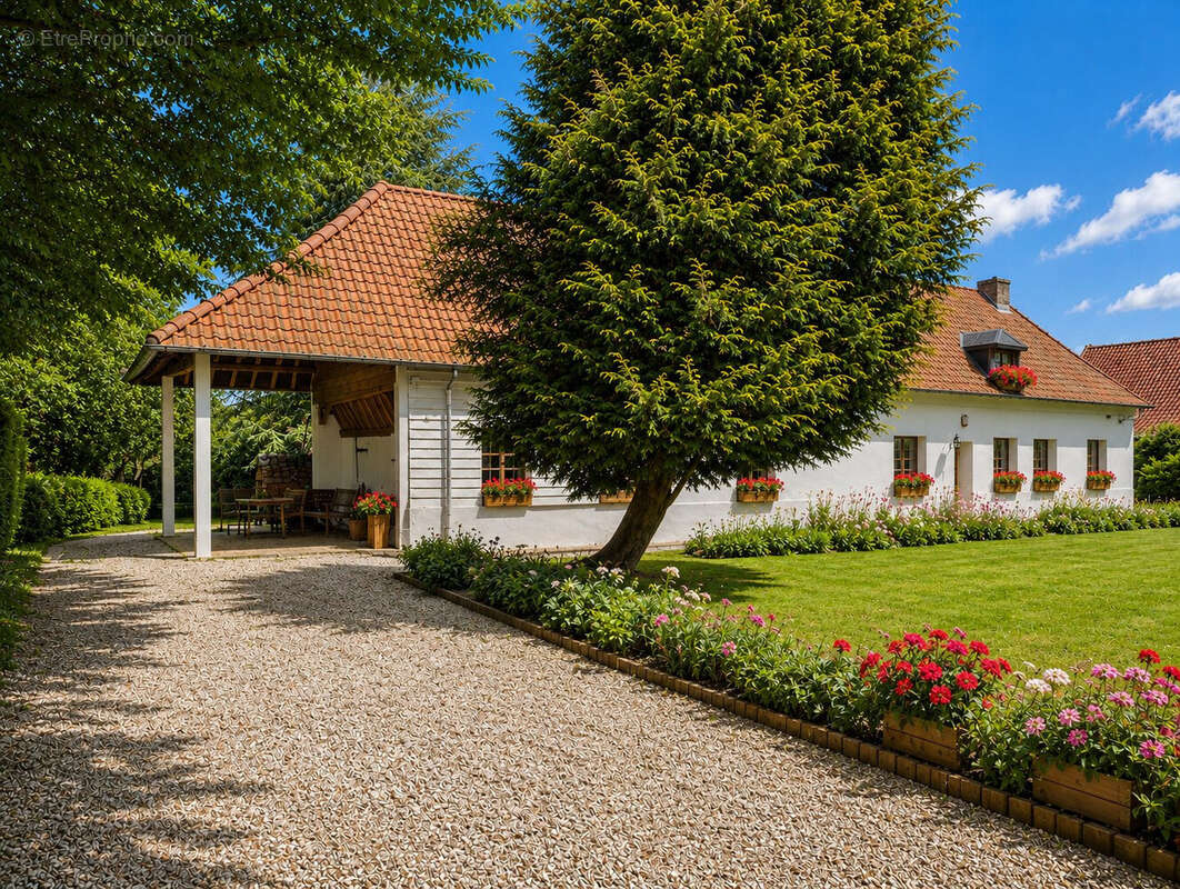 Maison à ESTREE-WAMIN