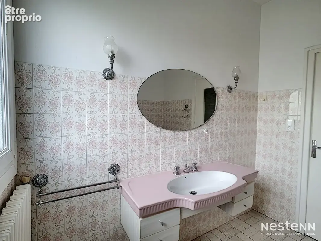 À Vendre - Maison d'architecte de 220 m² avec jardin et double garage à Condom - photo 10