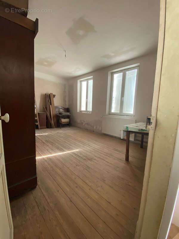 Maison à LIMETZ-VILLEZ