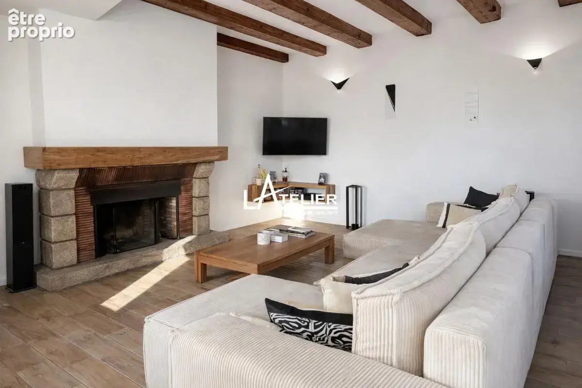 Exceptionnel logis du XVIIᵉ siècle avec studio & dépendances - photo 2